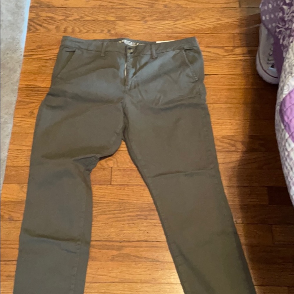 American Eagle green pants